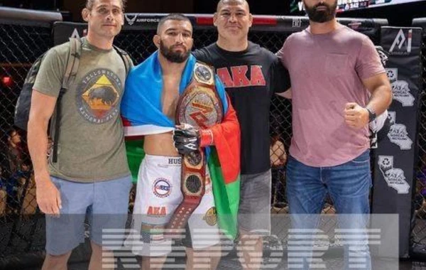 Азербайджанский боец ММА завоевал чемпионский пояс на турнире в США - ФОТО Азербайджанский боец ММА завоевал чемпионский пояс на турнире в США - ФОТО
