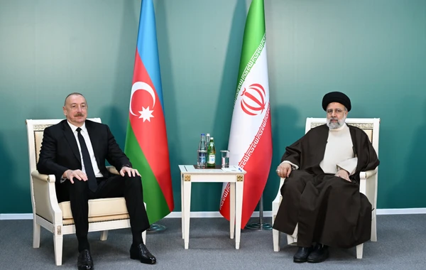 İlham Əliyev sərhəddə İbrahim Rəisi ilə görüşüb - YENİLƏNİB - 2 - FOTO