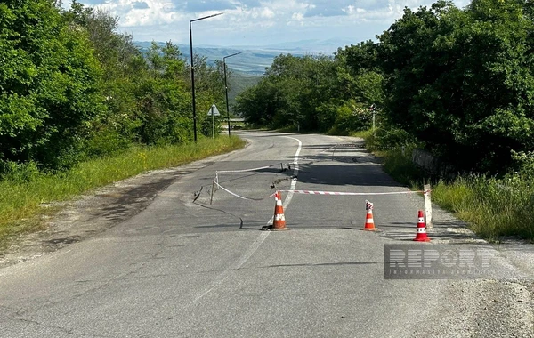 Ağsu dolaylarında asfalt çöküb: Hər iki istiqamətdə yol bağlanıb - FOTO