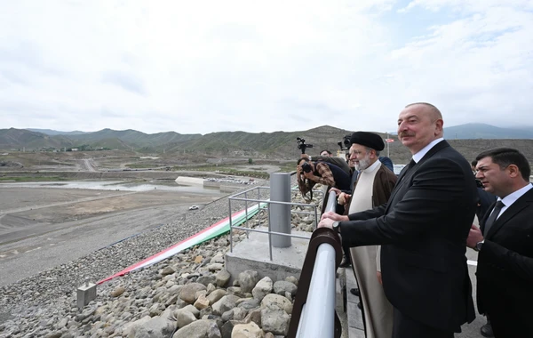 İlham Əliyev və Seyid İbrahim Rəisi Azərbaycan-İran dövlət sərhədində görüşüblər - FOTO