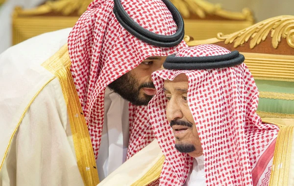 Səudiyyə Ərəbistanı kralı pnevmoniyaya tutuldu