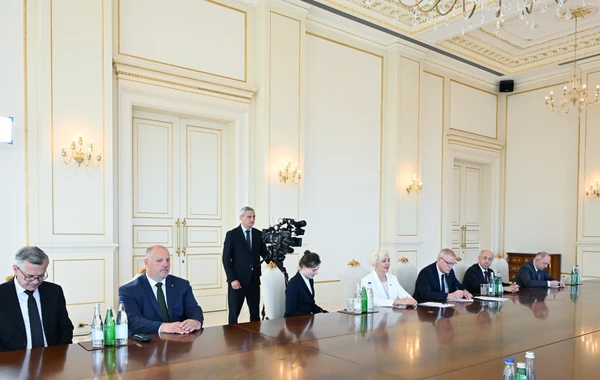 Prezident İlham Əliyev Latviya Seyminin sədrinin başçılıq etdiyi nümayəndə heyətini qəbul edib - FOTO