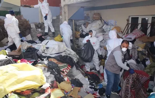 2 mərtəbəli evdən 20 ton zibil çıxarıldı - FOTO