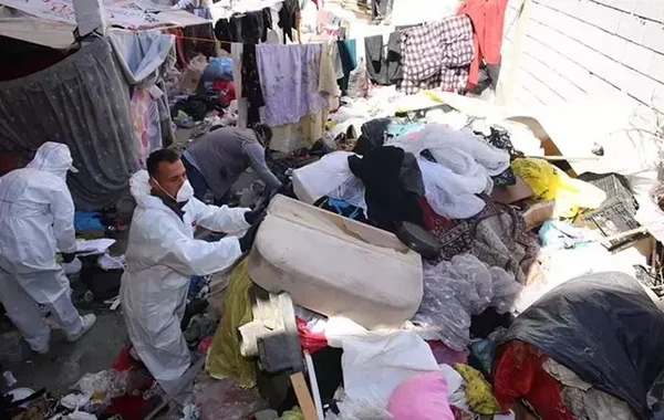 2 mərtəbəli evdən 20 ton zibil çıxarıldı - FOTO