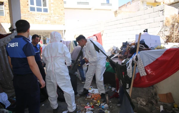2 mərtəbəli evdən 20 ton zibil çıxarıldı - FOTO