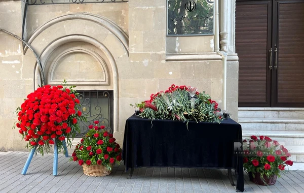 Bakıdakı səfirlikdə İran Prezidentinin xatirəsi yad edilir - FOTO