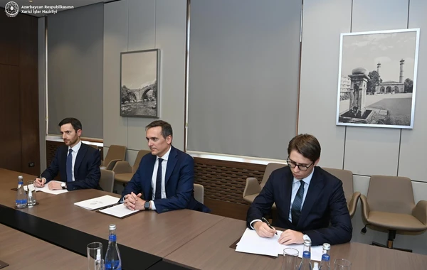 İtaliyanın yeni səfiri etimadnaməsinin surətini Ceyhun Bayramova təqdim edib - FOTO