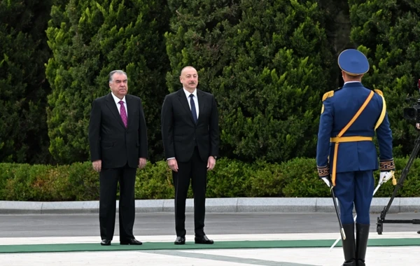 Состоялась церемония официальной встречи президента Таджикистана Эмомали Рахмона - ФОТО