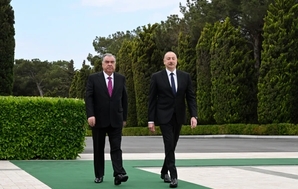 Состоялась церемония официальной встречи президента Таджикистана Эмомали Рахмона - ФОТО