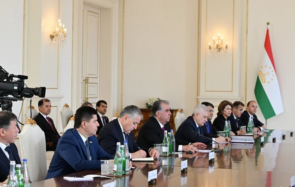 Состоялась встреча президентов Азербайджана и Таджикистана в расширенном составе - ОБНОВЛЕНО + ФОТО