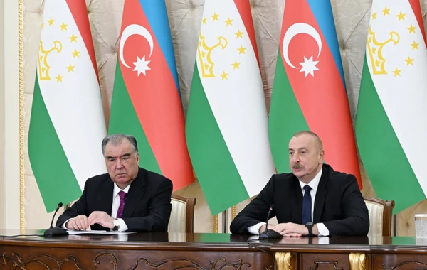Президенты Азербайджана и Таджикистана выступили с заявлениями для прессы - ОБНОВЛЕНО - ФОТО