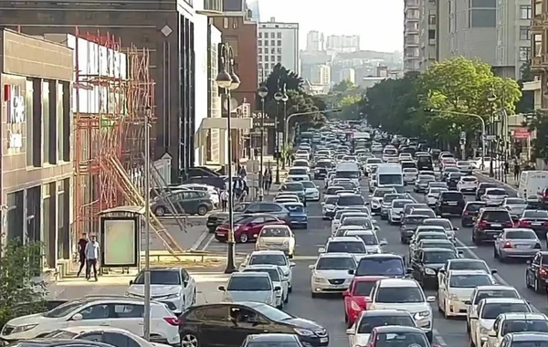 Bakıda tıxac olan yolların SİYAHISI - FOTO