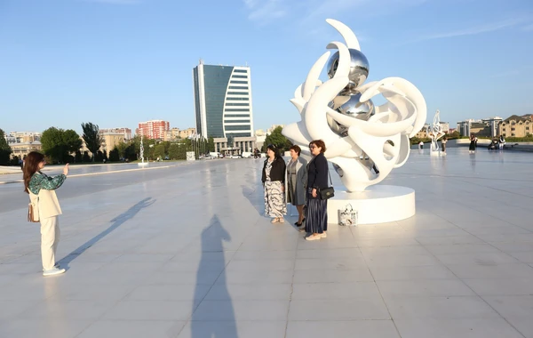 Heydər Əliyev Mərkəzində “Görünməyənin cizgiləri” sərgisi açılıb - FOTO/VİDEO