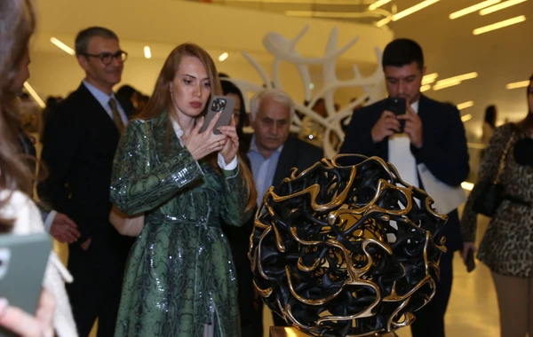 В Центре Гейдара Алиева открылась выставка "Линии невидимого" - ФОТО