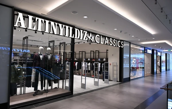 İlham Əliyev və Mehriban Əliyeva "Crescent Mall" ticarət mərkəzinin açılışında iştirak ediblər