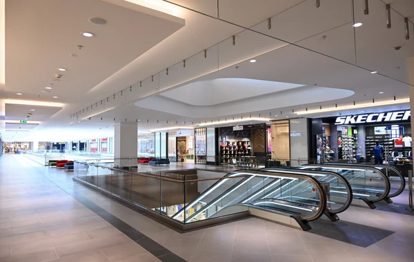 İlham Əliyev və Mehriban Əliyeva "Crescent Mall" ticarət mərkəzinin açılışında iştirak ediblər
