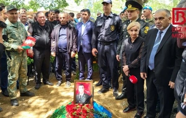 Bədbəxt hadisə nəticəsində dünyasını dəyişən hərbçimiz DƏFN OLUNDU - FOTO/VİDEO
