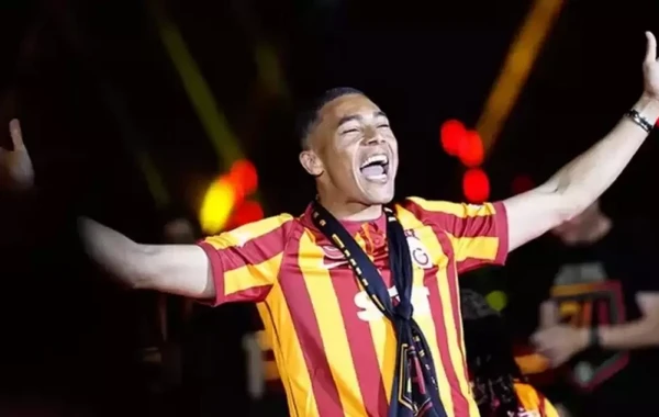 "Qalatasaray"da ilk ayrılıq - Komanda yoldaşı açıqladı - FOTO