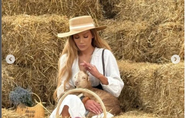 Röya Ayxandan kənd ab-havalı FOTOSESSİYA
