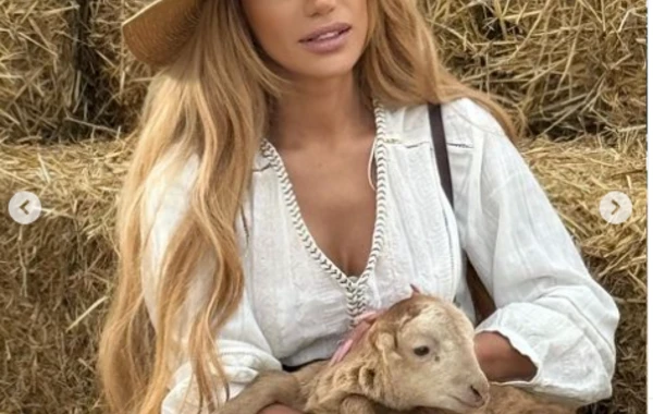 Röya Ayxandan kənd ab-havalı FOTOSESSİYA