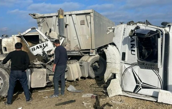 В Джалилабадском районе перевернулся грузовик, есть пострадавший