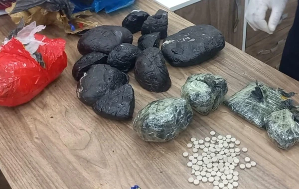 Biləsuvarda narkokuryerdən külli miqdarda narkotik vasitələr aşkarlanıb - FOTO