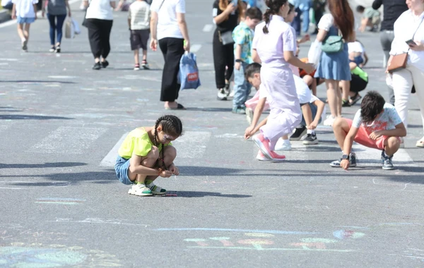 Heydər Əliyev Mərkəzinin parkında Uşaq festivalı keçirilib - FOTO