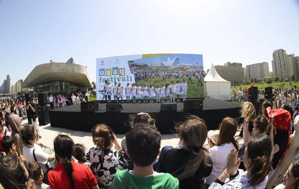 Heydər Əliyev Mərkəzinin parkında Uşaq festivalı keçirilib - FOTO