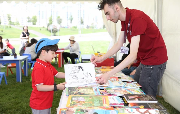 Heydər Əliyev Mərkəzinin parkında Uşaq festivalı keçirilib - FOTO