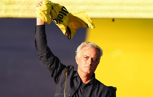 Mourinyo "Fənərbağça"da nə qədər qazanacaq?