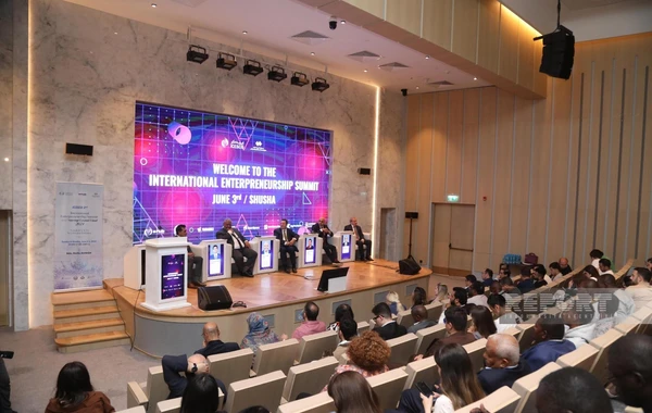Şuşada keçirilən Beynəlxalq Sahibkarlar Forumunda ilk panel müzakirə aparılıb - FOTO
