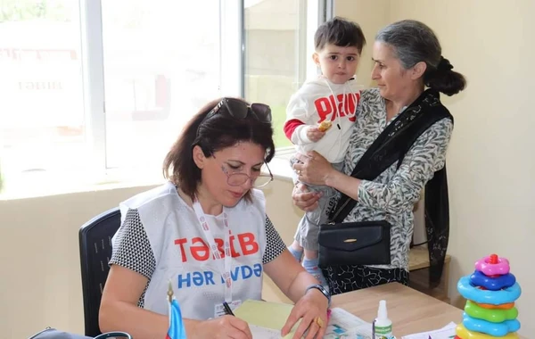 Cəlilabadda peyvənddən kənarda qalan uşaqlar vaksinasiyaya cəlb edilib - FOTO
