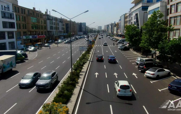 Bakının bu küçəsinin bir hissəsində aparılan təmir yekunlaşıb - FOTO/VİDEO