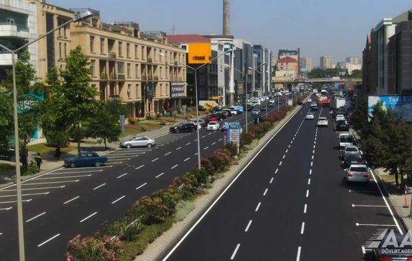 Bakının bu küçəsinin bir hissəsində aparılan təmir yekunlaşıb - FOTO/VİDEO