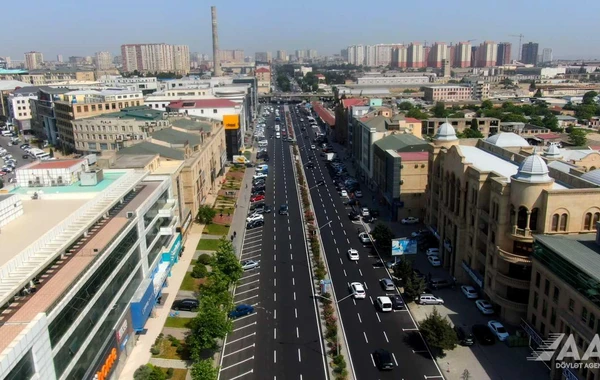 Bakının bu küçəsinin bir hissəsində aparılan təmir yekunlaşıb - FOTO/VİDEO