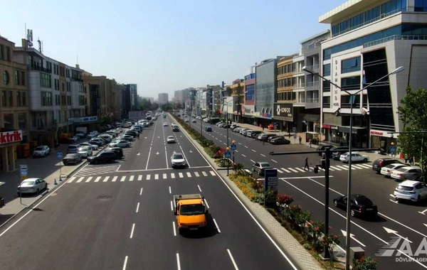 Bakının bu küçəsinin bir hissəsində aparılan təmir yekunlaşıb - FOTO/VİDEO