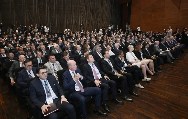 Bakı Enerji Forumunun ikinci günü başlayıb - FOTO