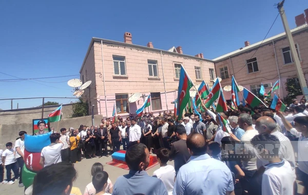 Xırdalanda Birinci Qarabağ müharibəsinin şəhidi Rövşən Əliyev dəfn edilib - FOTO