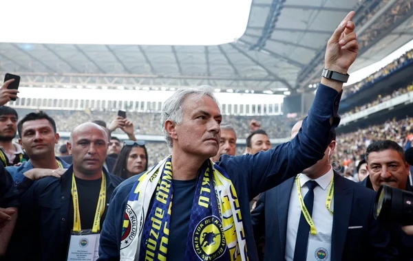 Mourinyo oğlunun dostunu "Fənərbağça"ya gətirir - FOTO
