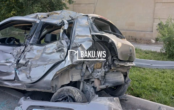 Bakı-Sumqayıt yolunda ağır QƏZA - Yük maşını minik avtomobili ilə toqquşub - FOTO