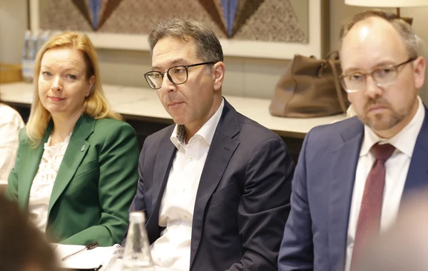 “Dekarbonizasiya dinamikasının saxlanılması” mövzusunda dəyirmi masa keçirilib - FOTO