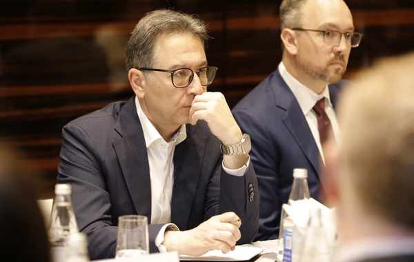 “Dekarbonizasiya dinamikasının saxlanılması” mövzusunda dəyirmi masa keçirilib - FOTO