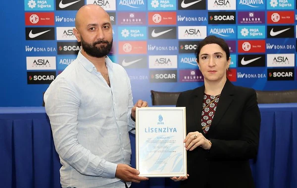 AFFA klublara lisenziyalar təqdim edib - FOTO