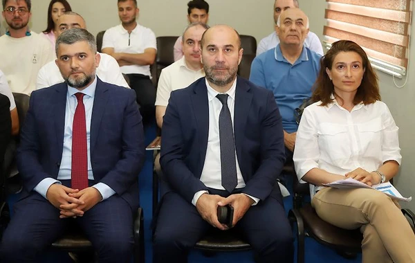 AFFA klublara lisenziyalar təqdim edib - FOTO