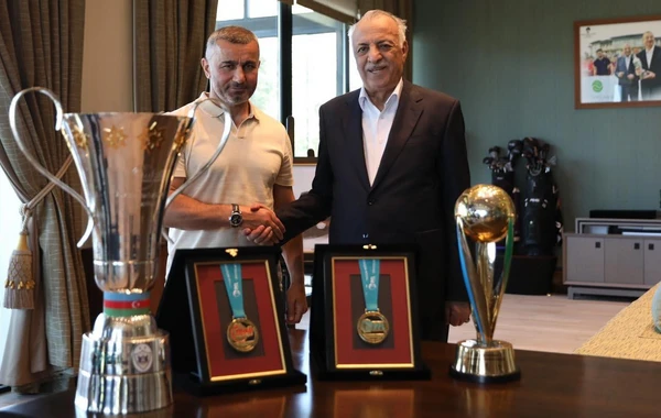 “Qarabağ” klubunun fəxri prezidenti Abdolbari Gozal klub rəsmiləri ilə görüşüb - FOTO