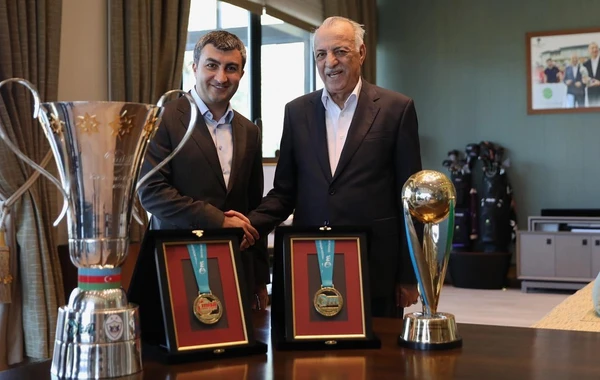“Qarabağ” klubunun fəxri prezidenti Abdolbari Gozal klub rəsmiləri ilə görüşüb - FOTO