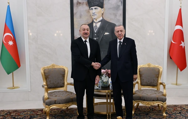 Azərbaycan və Türkiyə prezidentləri Ankaranın Esenboğa Hava Limanında görüşüblər - FOTO