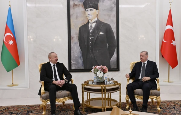 Azərbaycan və Türkiyə prezidentləri Ankaranın Esenboğa Hava Limanında görüşüblər - FOTO