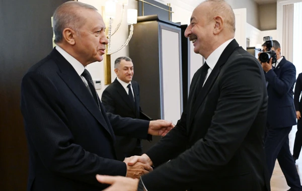 Azərbaycan və Türkiyə prezidentləri Ankaranın Esenboğa Hava Limanında görüşüblər - FOTO