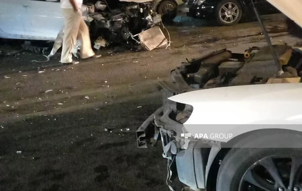 Bakıda zəncirvari qəza: 3 maşın toqquşdu - FOTO